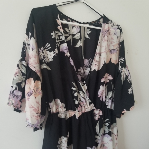 Forever21 Floral Romper - Picture 3 of 4